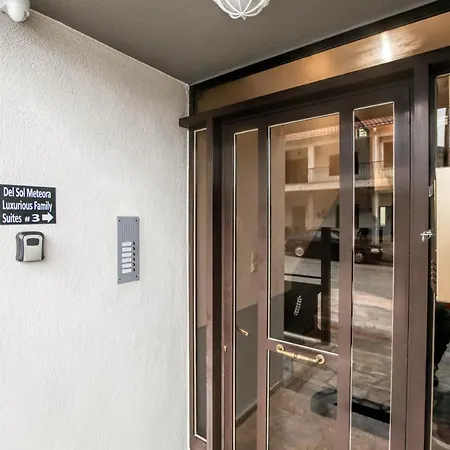 Del Sol #3 Meteora Luxurious Family Suites アパート